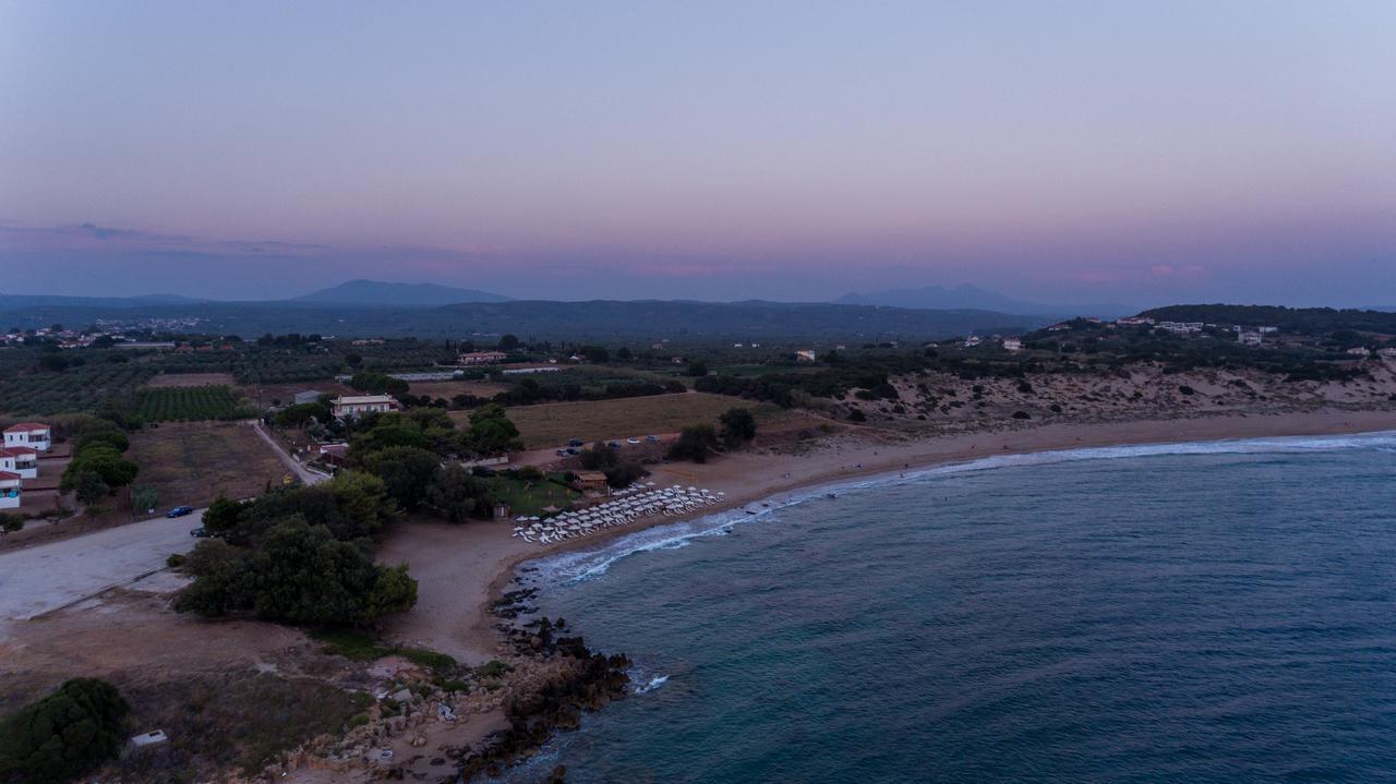 Romanos Beach Villas Exterior photo