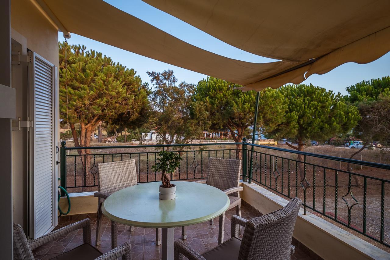 Romanos Beach Villas Exterior photo