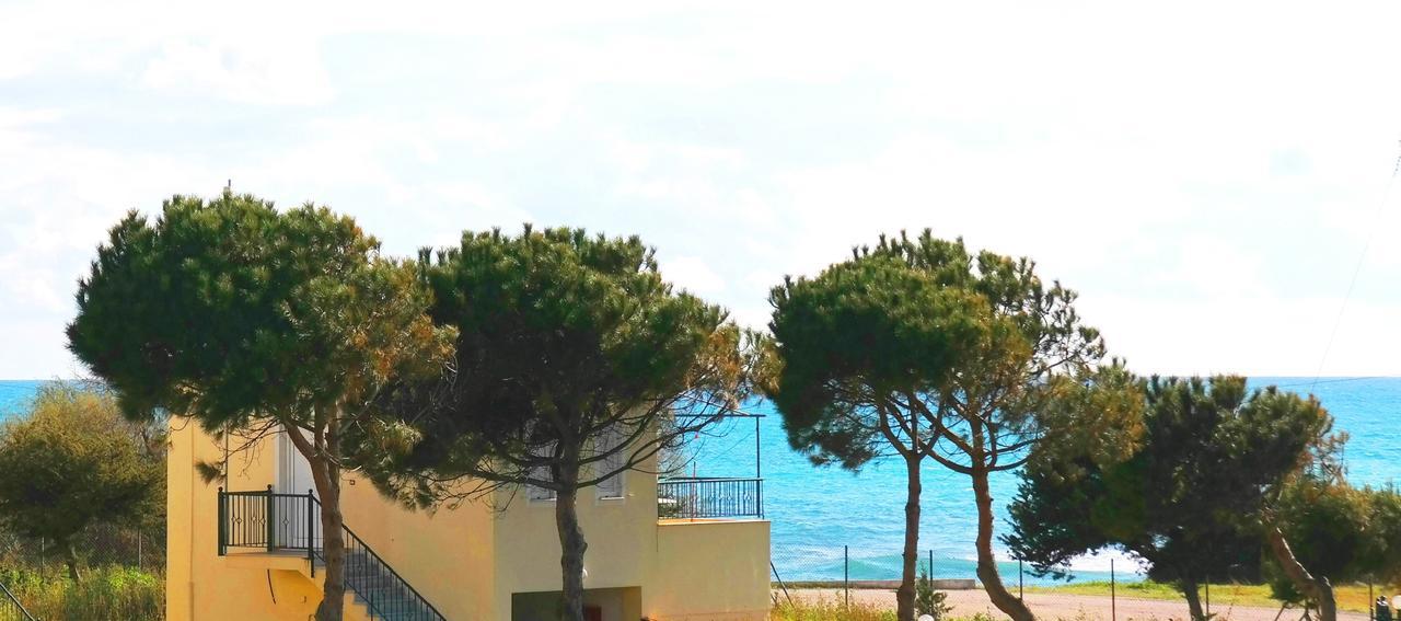 Romanos Beach Villas Exterior photo