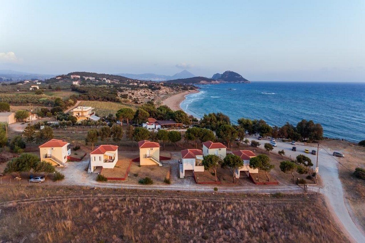 Romanos Beach Villas Exterior photo